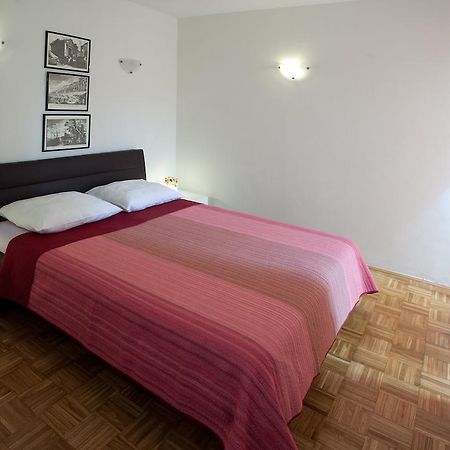 Ideal Location Split Apartments Camera foto