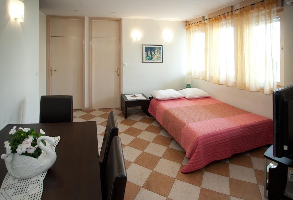 Ideal Location Split Apartments Camera foto